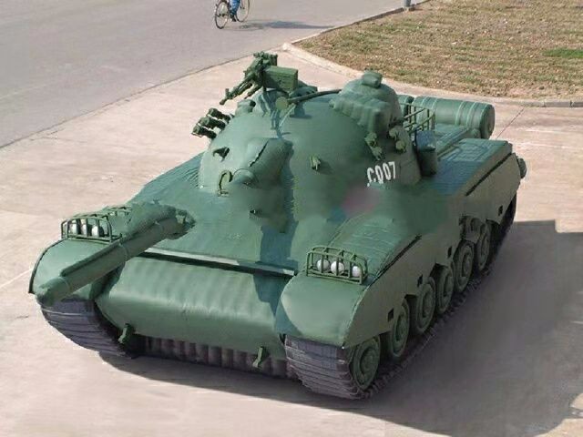 马尾军用充气坦克车